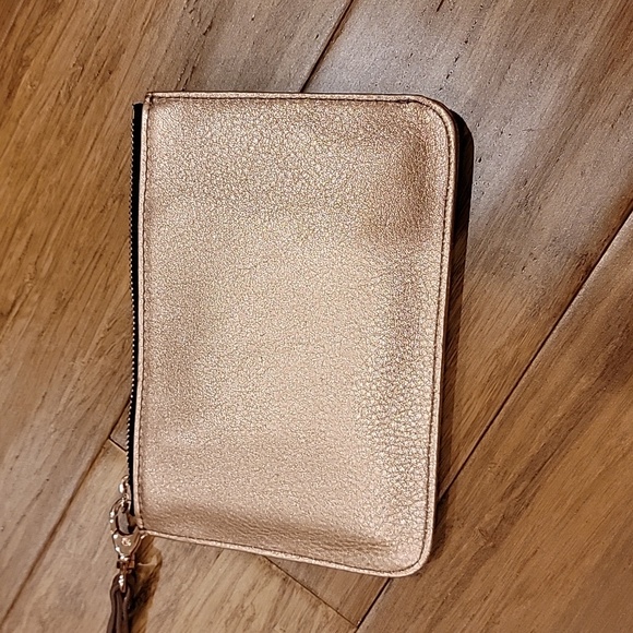 Fossil Metallic Zip Clutch - Picture 5 of 7